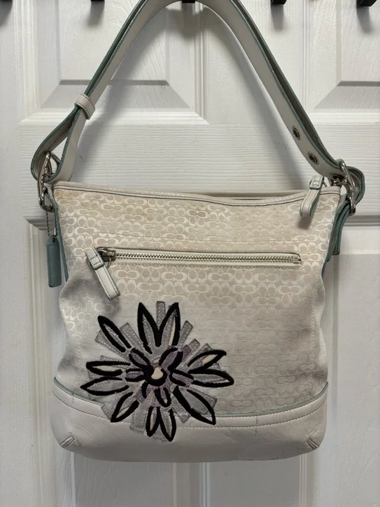 Coach A0769-F10871 Floral Bee Signature Mini C White Duffle Crossbody GUC - Picture 8 of 16